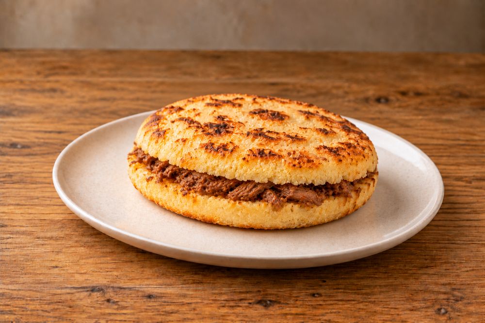 Foto de Arepas rellenas de carne y pollo